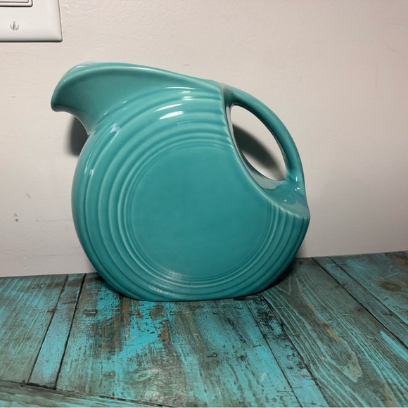 Fiesta Large Water Pitcher in Original Turquoise Glaze - Picture 3 of 9